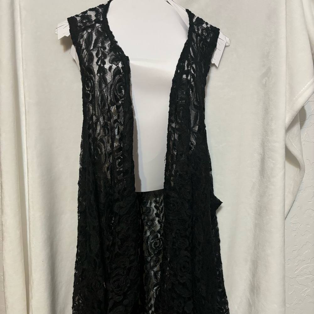 Black lace One size cover up sleeveless cardigan.